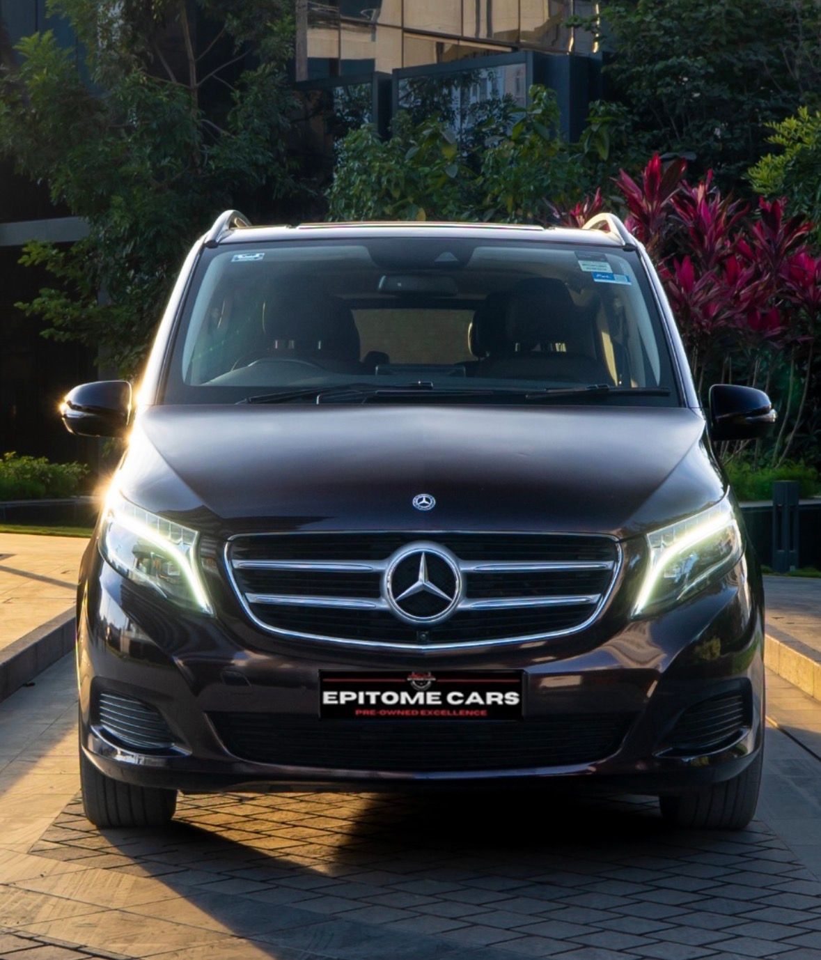 Mercedes Benz V220d 