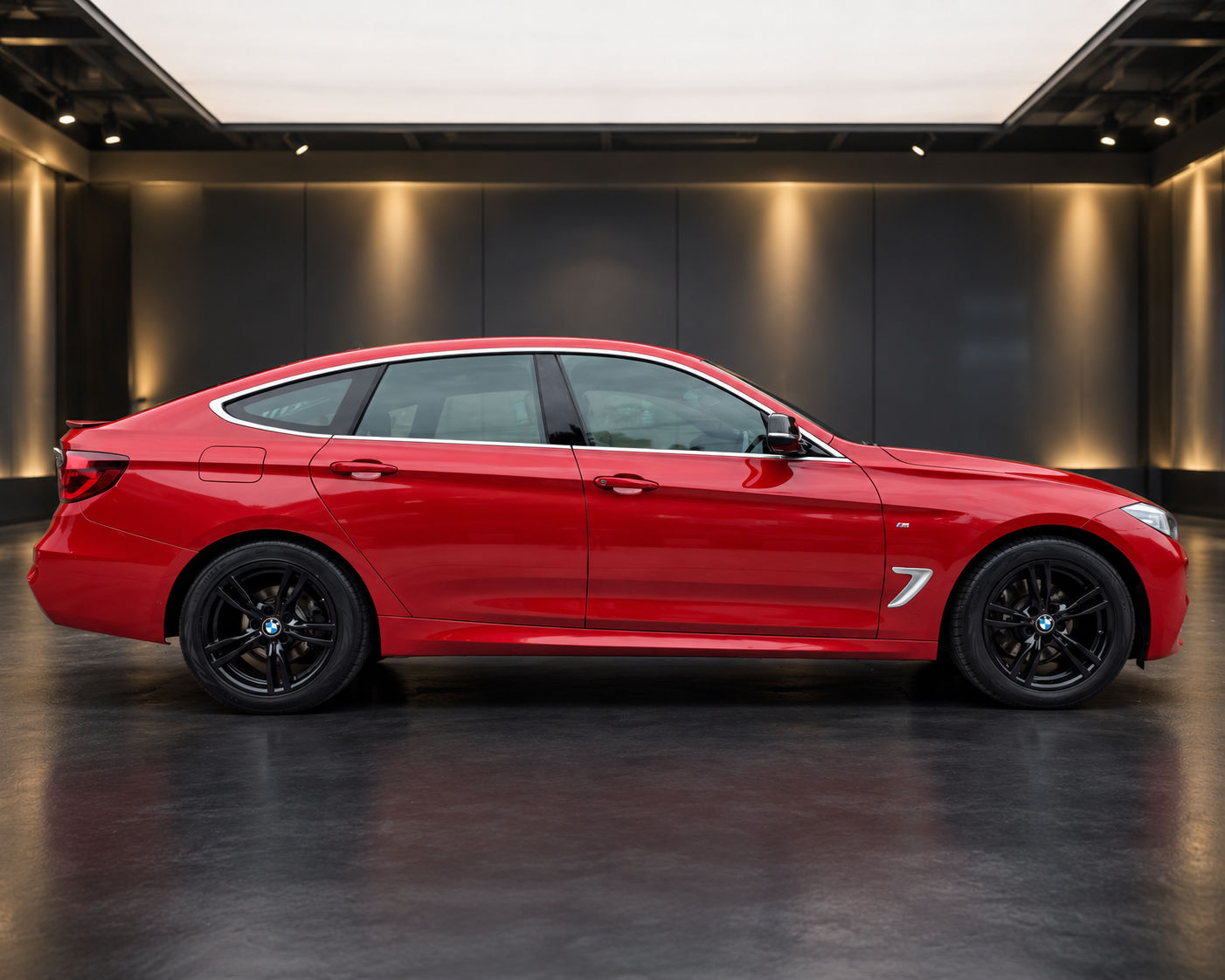 BMW 3 Series GT 330i M-Sport Shadow Edition