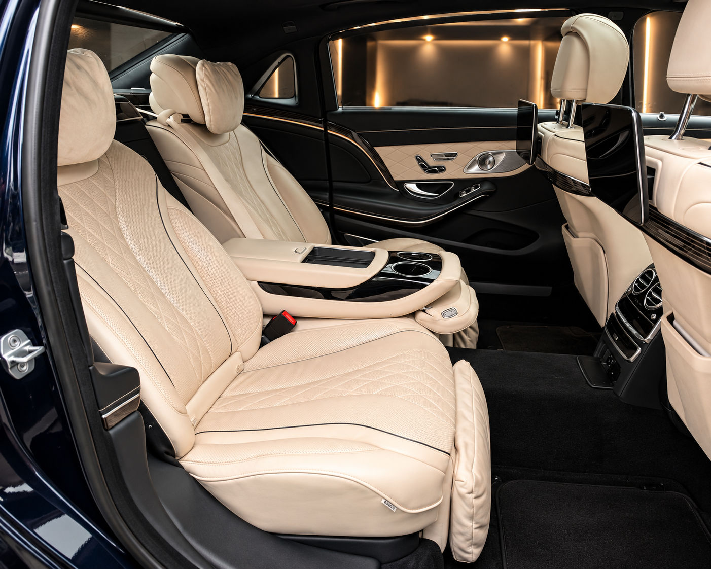 Mercedes Maybach S560
