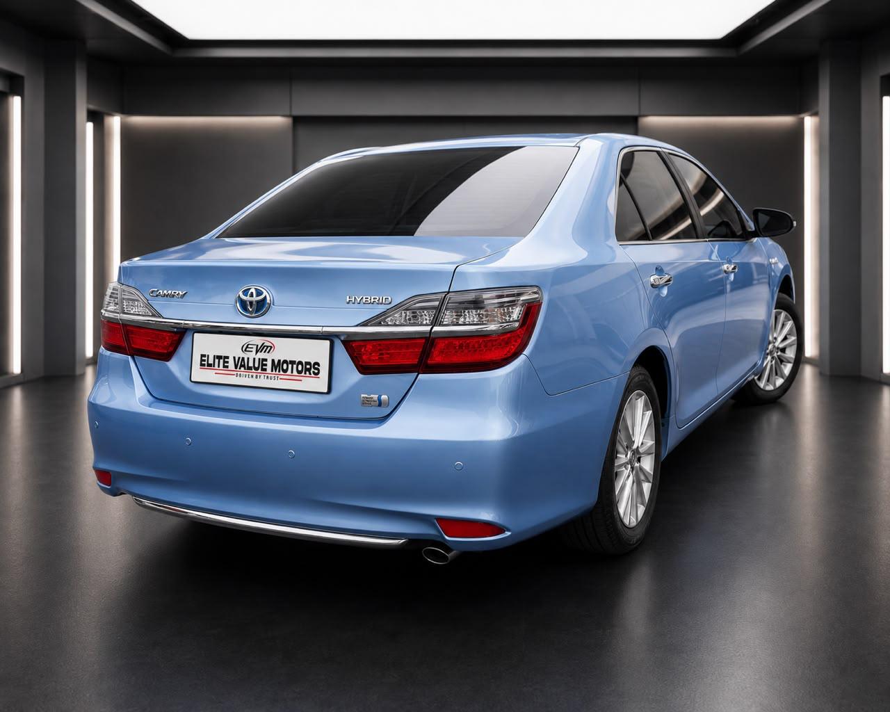 Toyota Camry Hybrid 