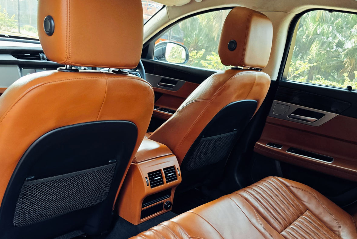 Jaguar XF Portfolio