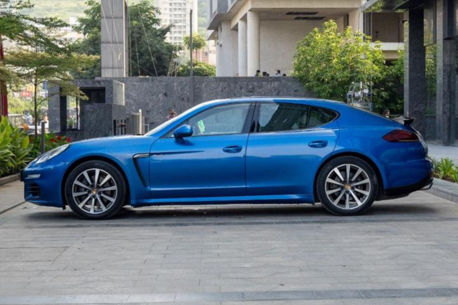 Porsche Panamera 4