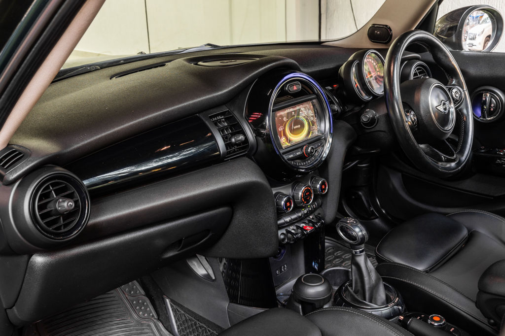2016 Mini Cooper D 