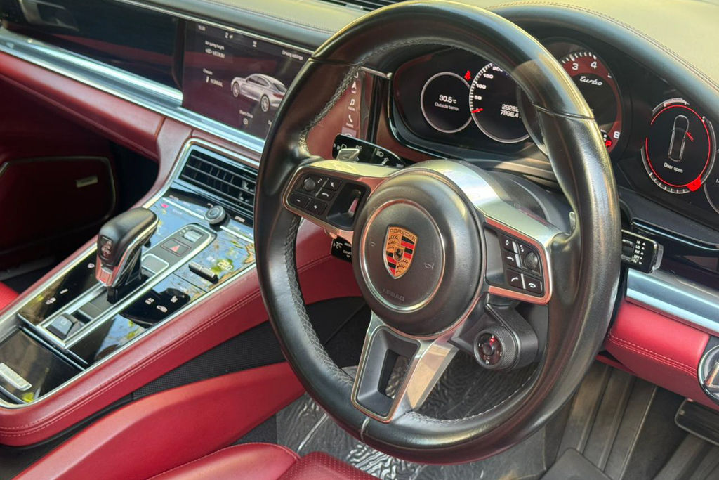 2018 Porsche Panamera Turbo