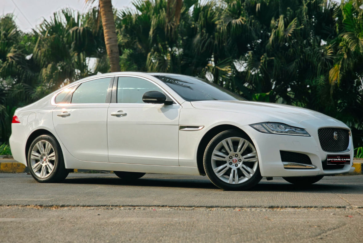 Jaguar XF Portfolio