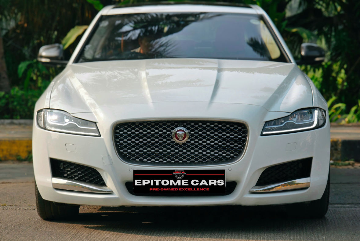 Jaguar XF Portfolio