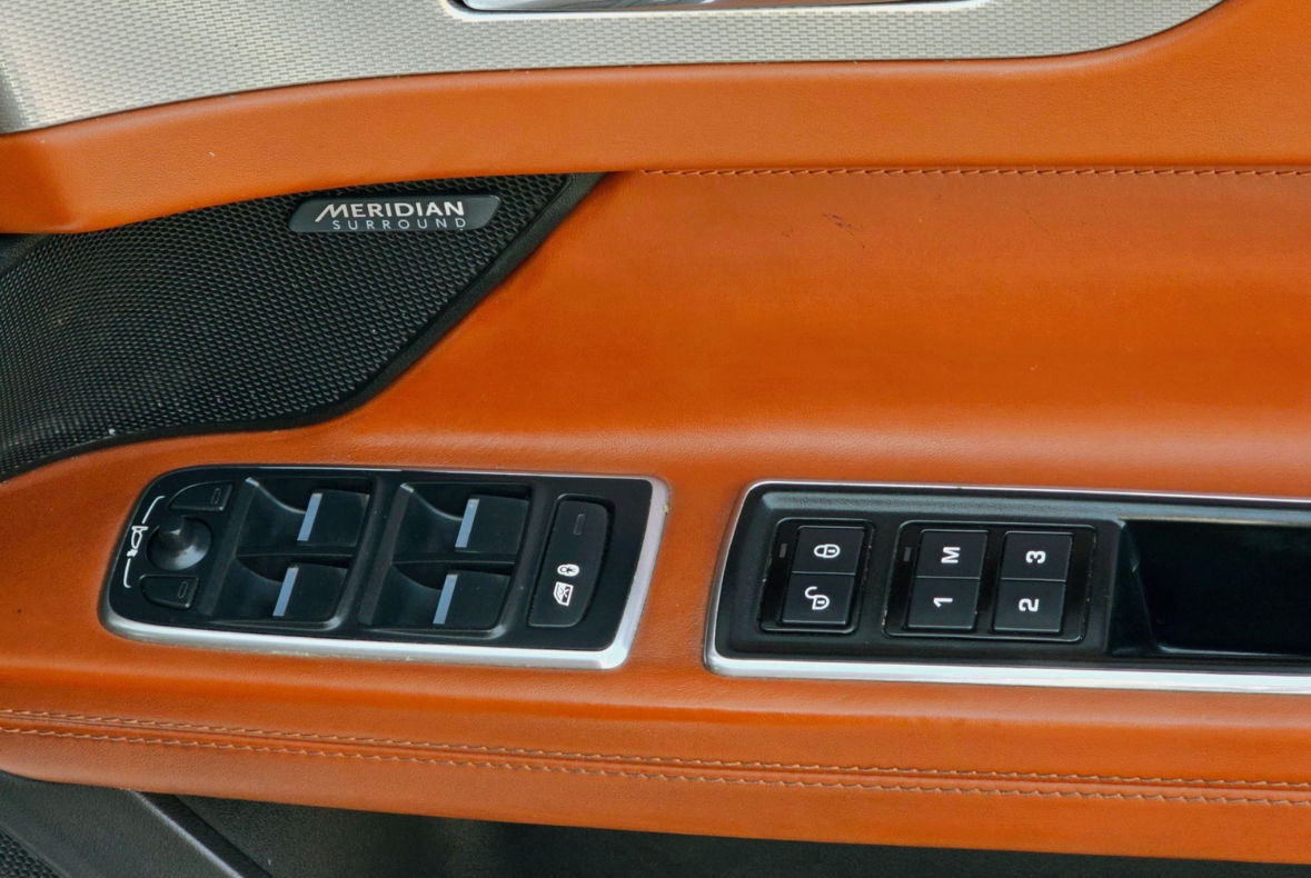 Jaguar XF Portfolio