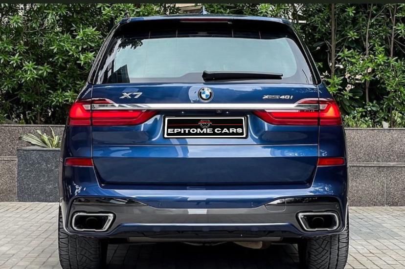 BMW X7 M40i 