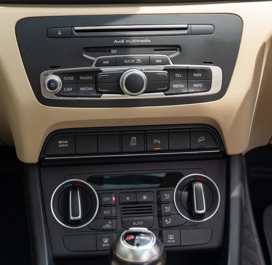 Audi Q3 technology 