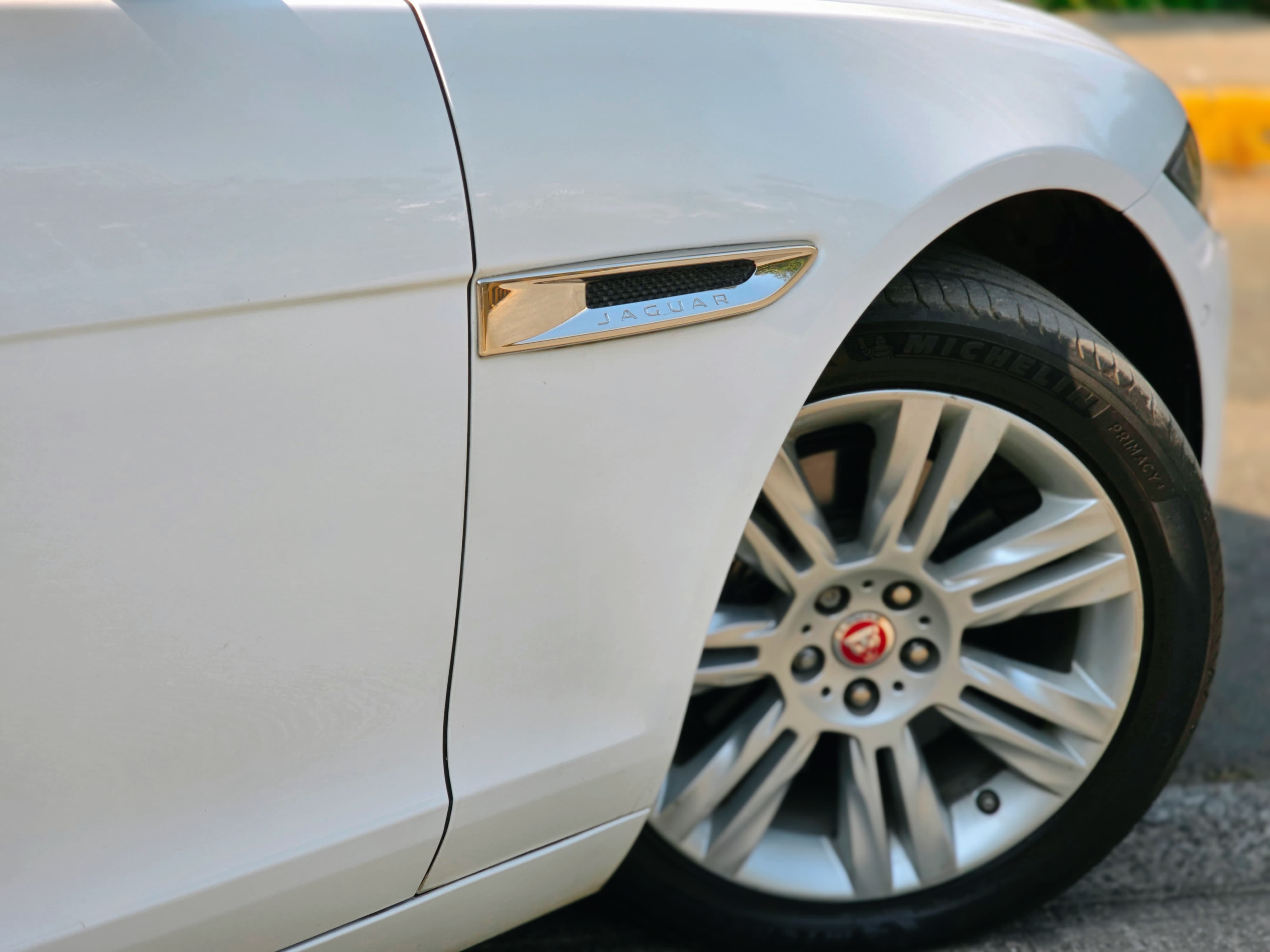 Jaguar XF Portfolio