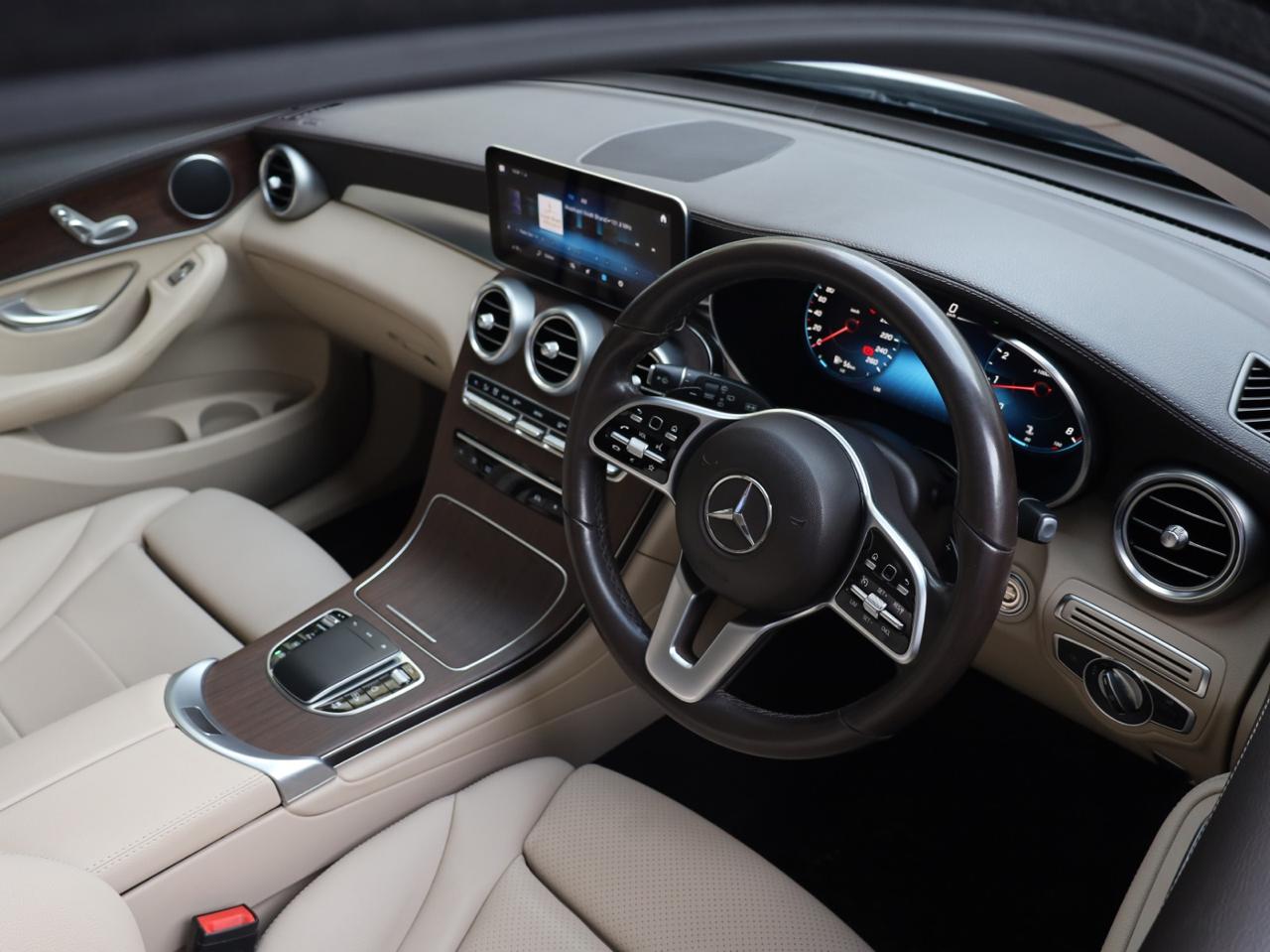 Mercedes Benz GLC200 Progressive 