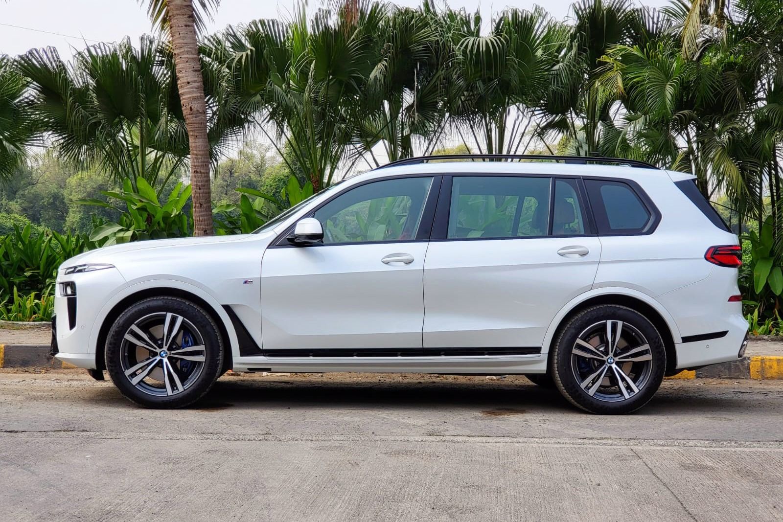 BMW   X7 M40I Msport