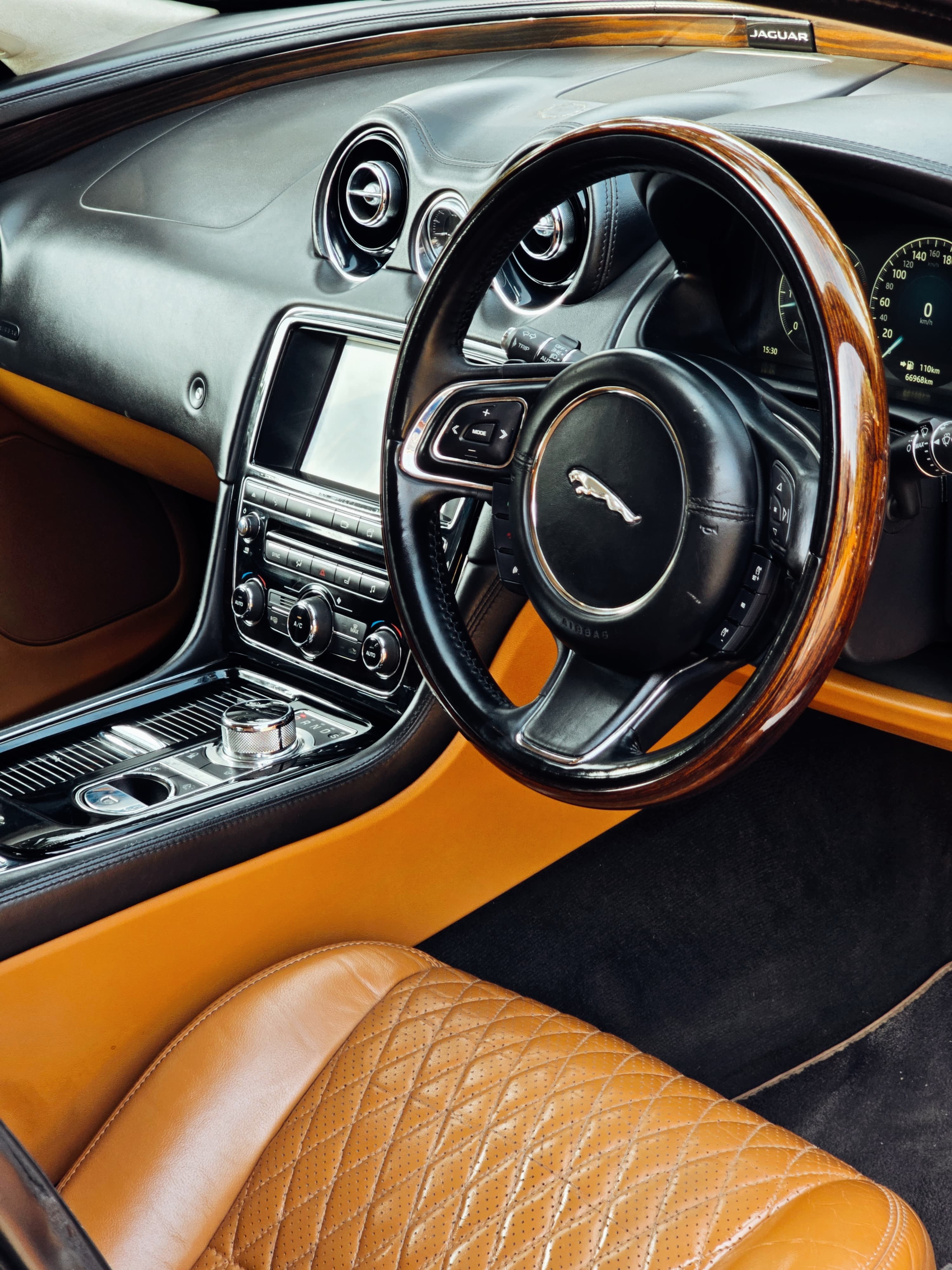 Jaguar XJL