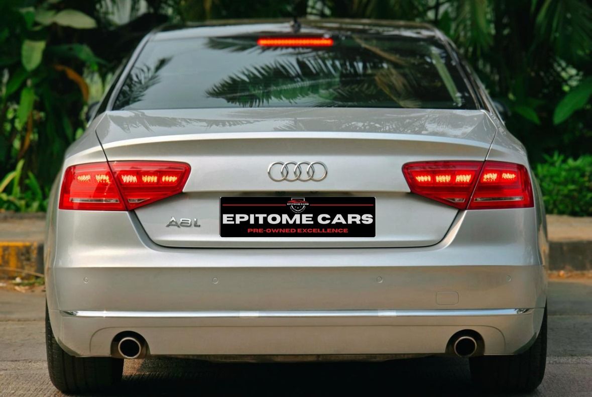 AUDI A8L