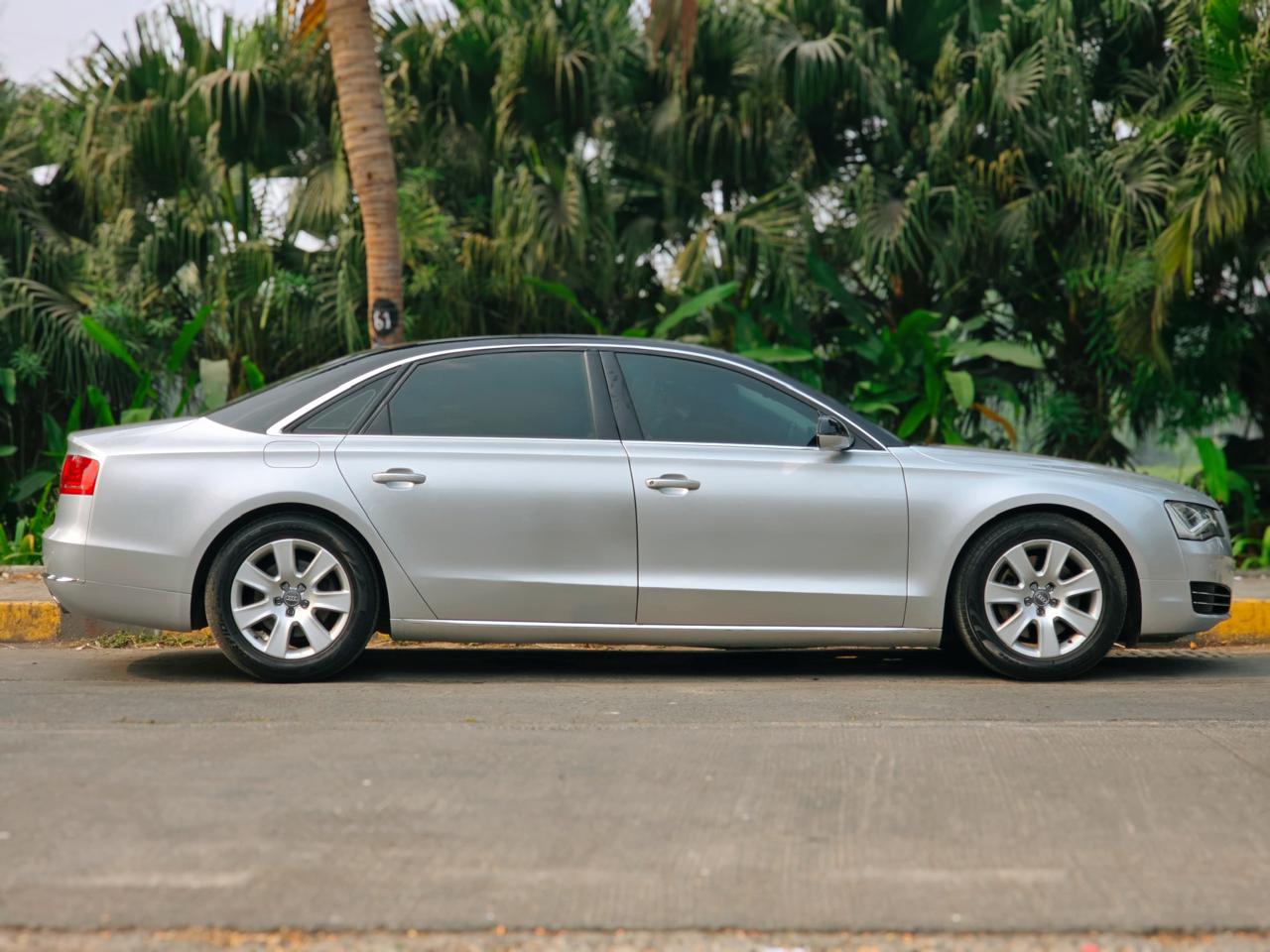 AUDI A8L