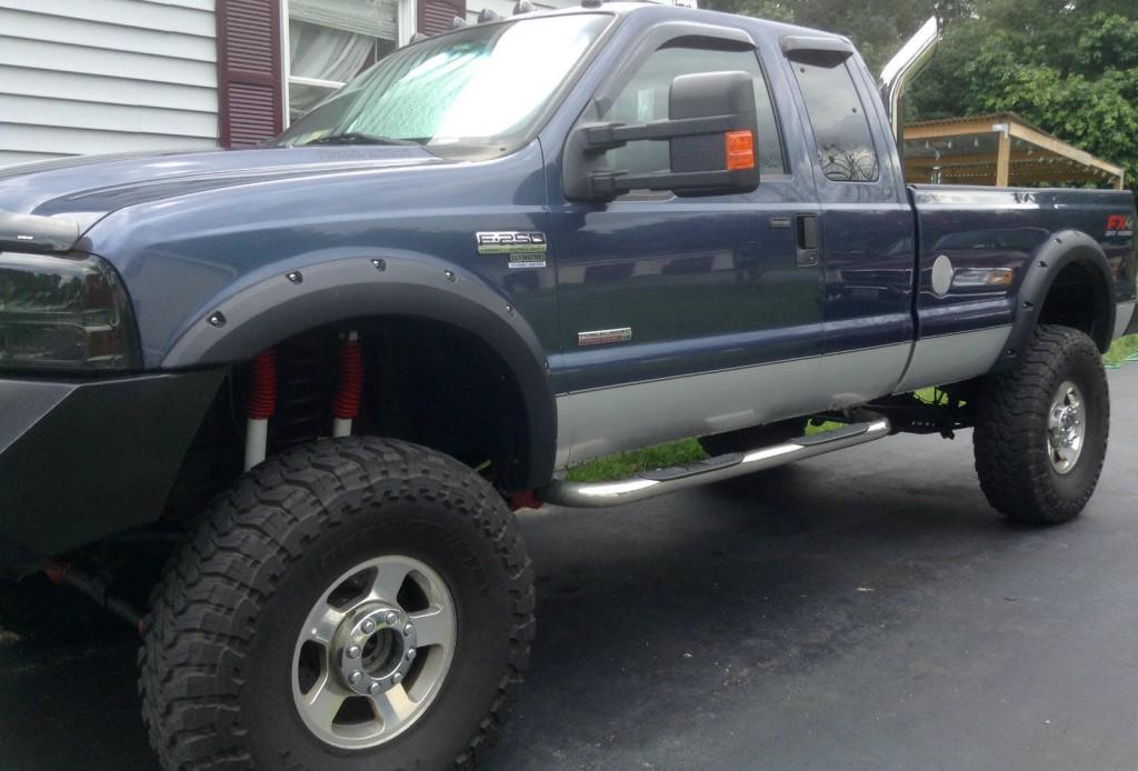 2005 Ford F 250 Super Duty Lariat Crew Cab Pickup 4 Door 6.0L