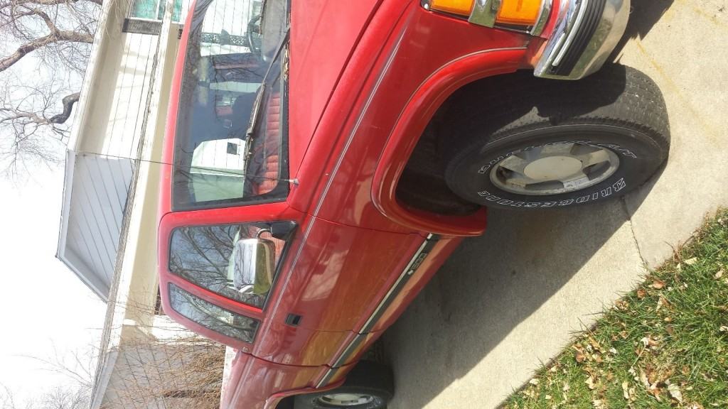 1992 Chevy 4×4 v6 snow plow