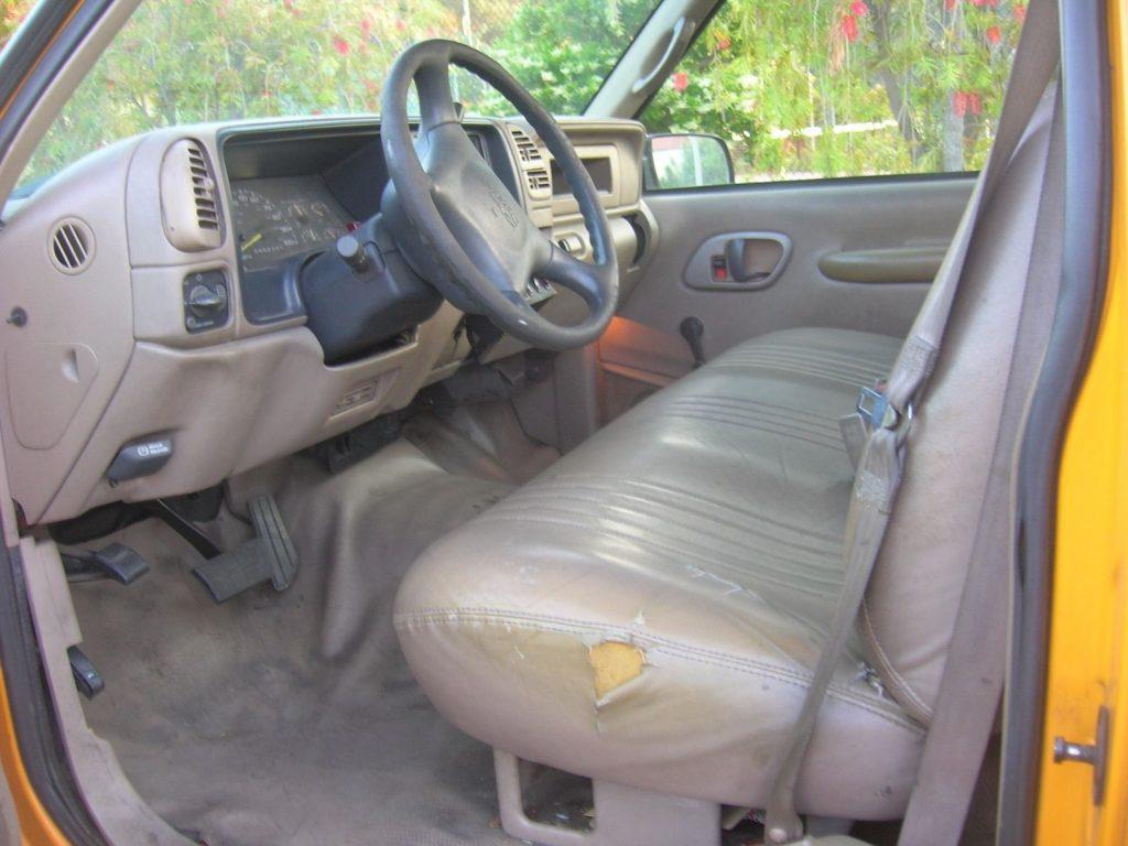 Low miles 1998 GMC Sierra pickup