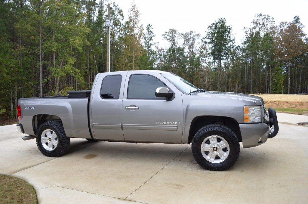 extended cab 2009 Chevrolet Silverado 1500 LT pickup