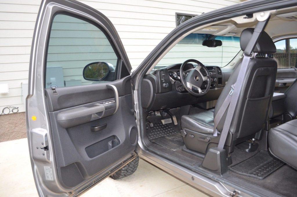 extended cab 2009 Chevrolet Silverado 1500 LT pickup