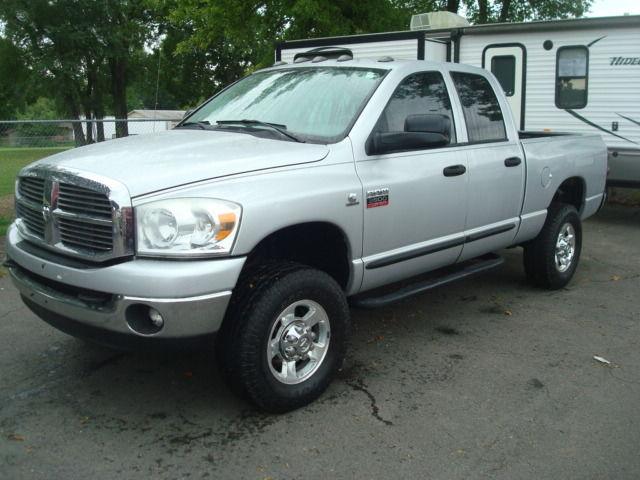 RUNS AND DRIVES GREAT 2007 Dodge Ram 2500 SLT pickup
