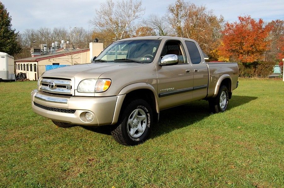 clean 2004 Toyota Tundra SR5 pickup @ Pickups for sale