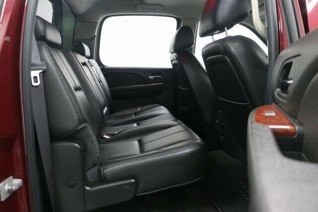 lifted 2013 GMC Sierra 1500 SLT pickup