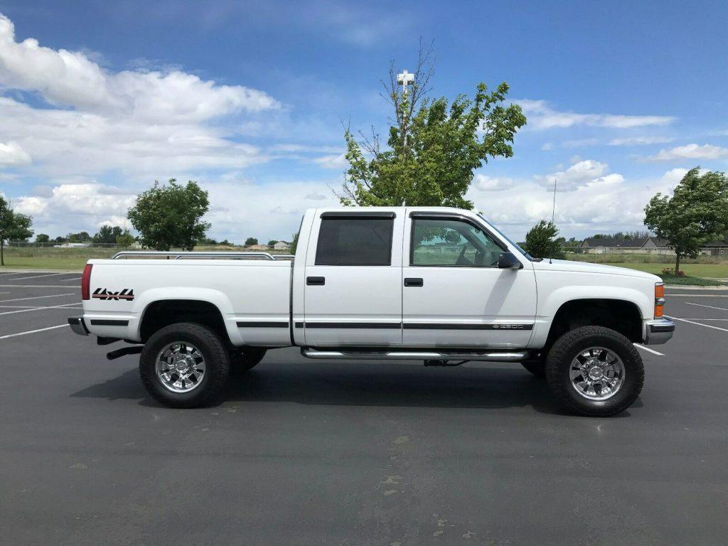 loaded 2000 Chevrolet C/K 2500 Silverado pickup
