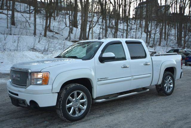 fully loaded 2008 GMC Sierra 2500 pickup