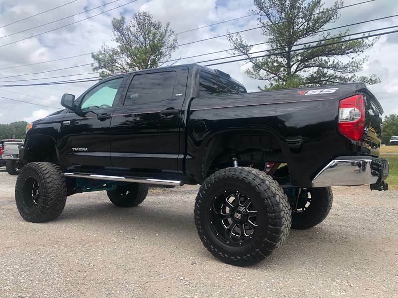 sharp 2014 Toyota Tundra SR5 4×4 pickup