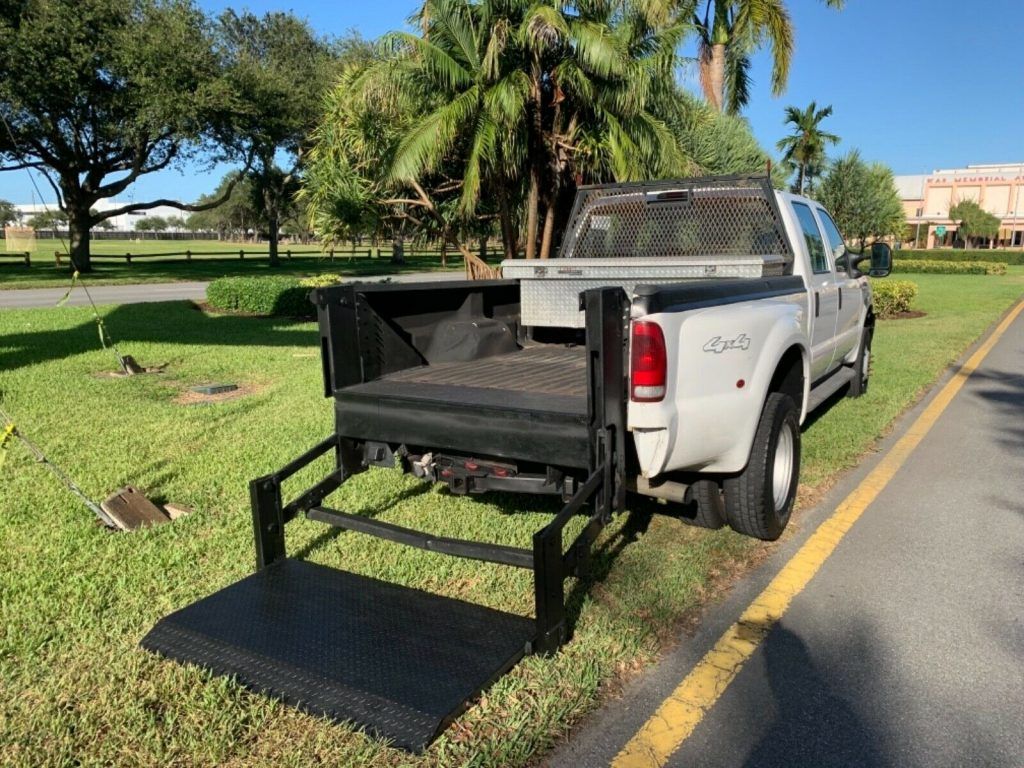 lift gate 2005 Ford F 350 LARIAT pickup