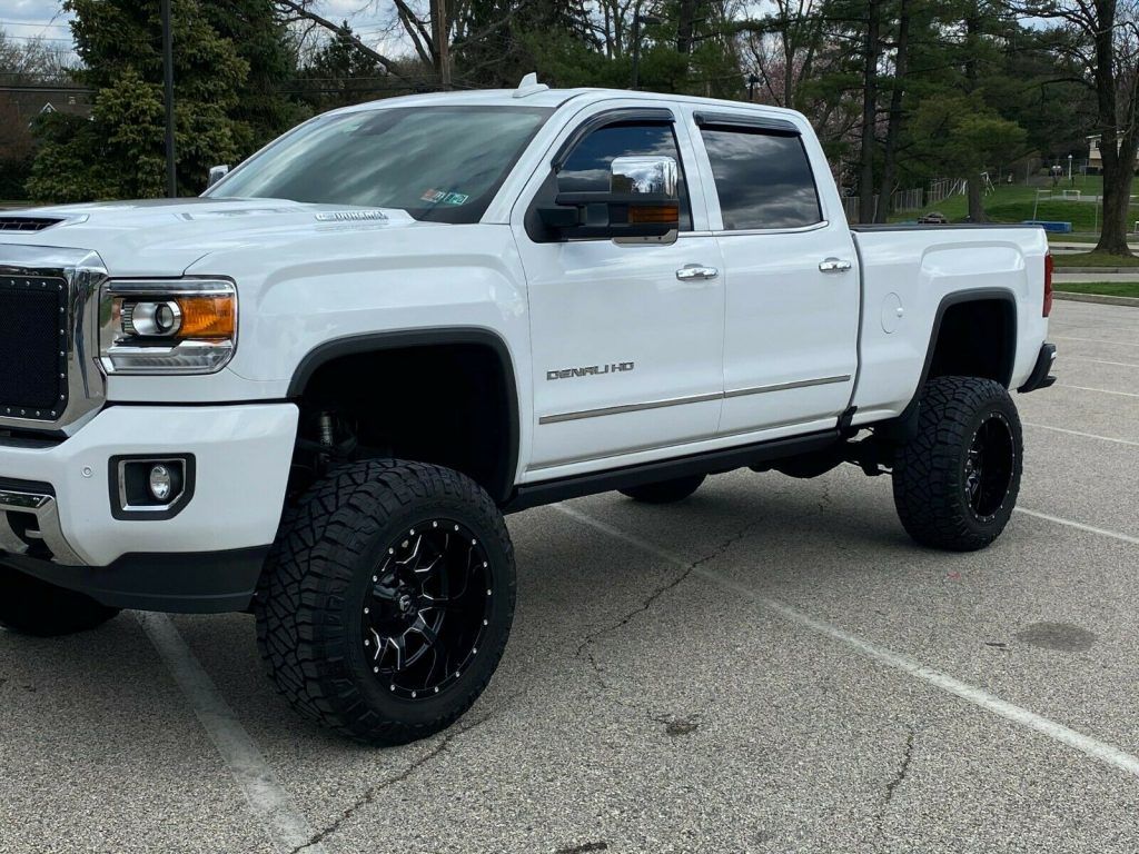 loaded 2017 GMC Sierra 2500 Denali pickup