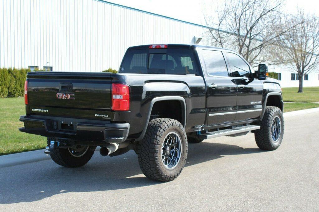 low miles 2018 GMC Sierra 2500 pickup