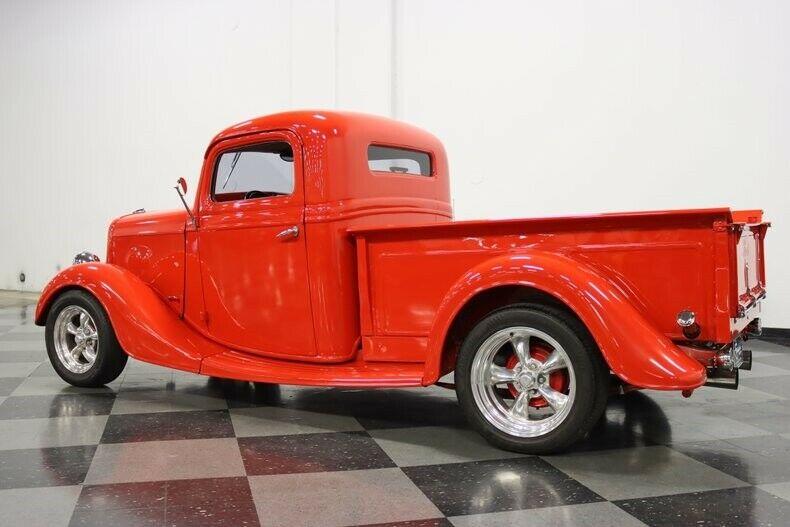 custom 1935 Ford Pickup