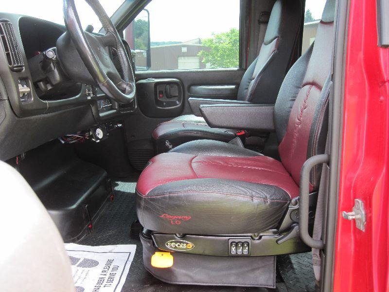 nice and clean 2005 GMC C5500 pickup