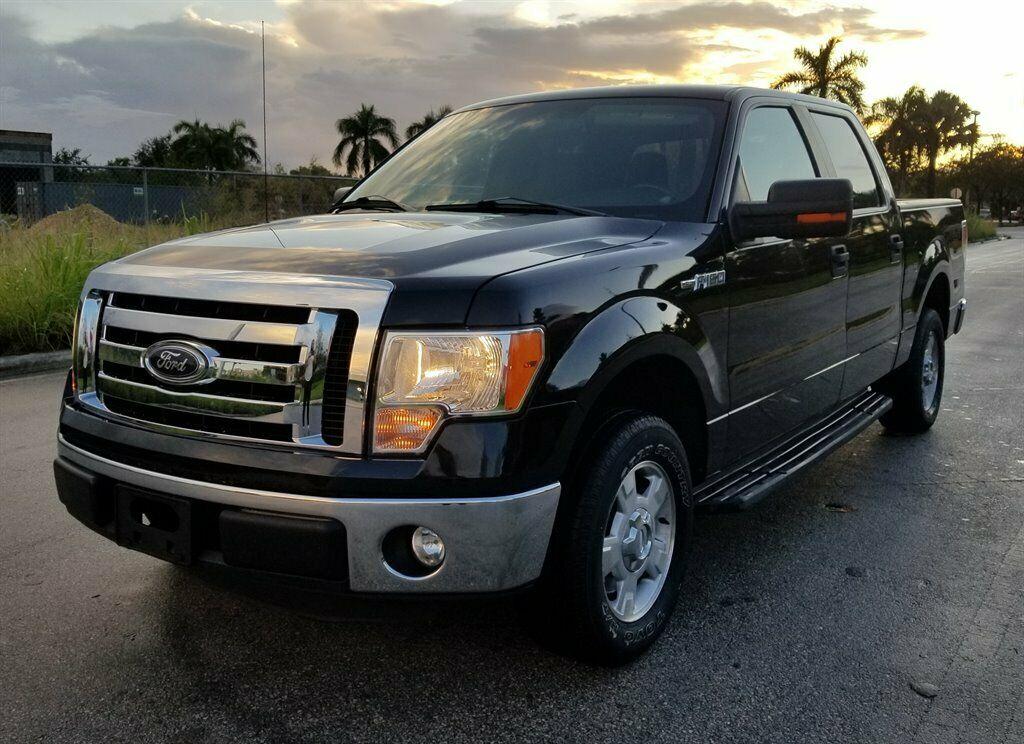 very clean 2012 Ford F 150 XLT pickup