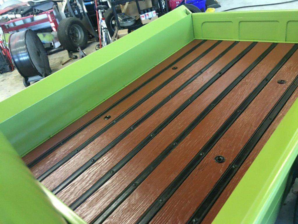 Restomod custom 1946 Ford Pickup