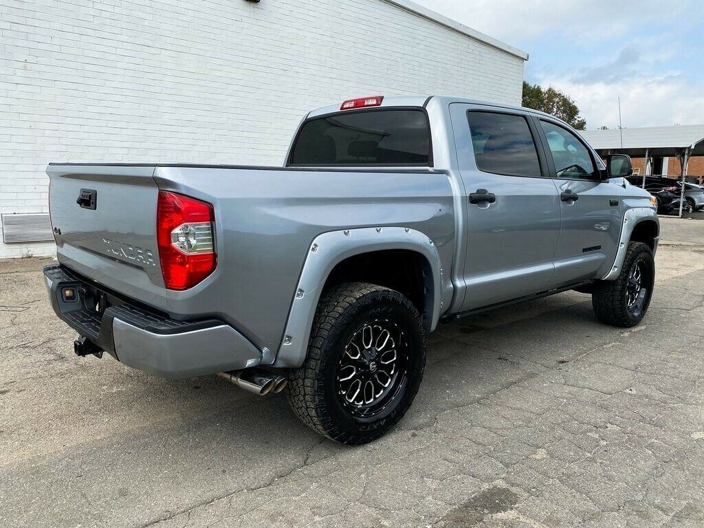 very nice 2017 Toyota Tundra SR5 pickup