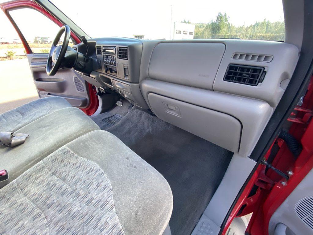 2000 Ford F-350 XLT Pickup [loaded]