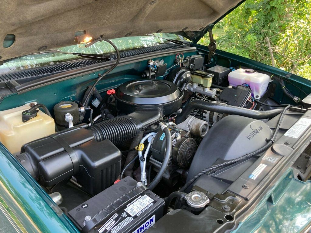 1995 GMC Sierra 1500 SLE Short Bed Regular Cab 4×4 pickup [excellent shape]