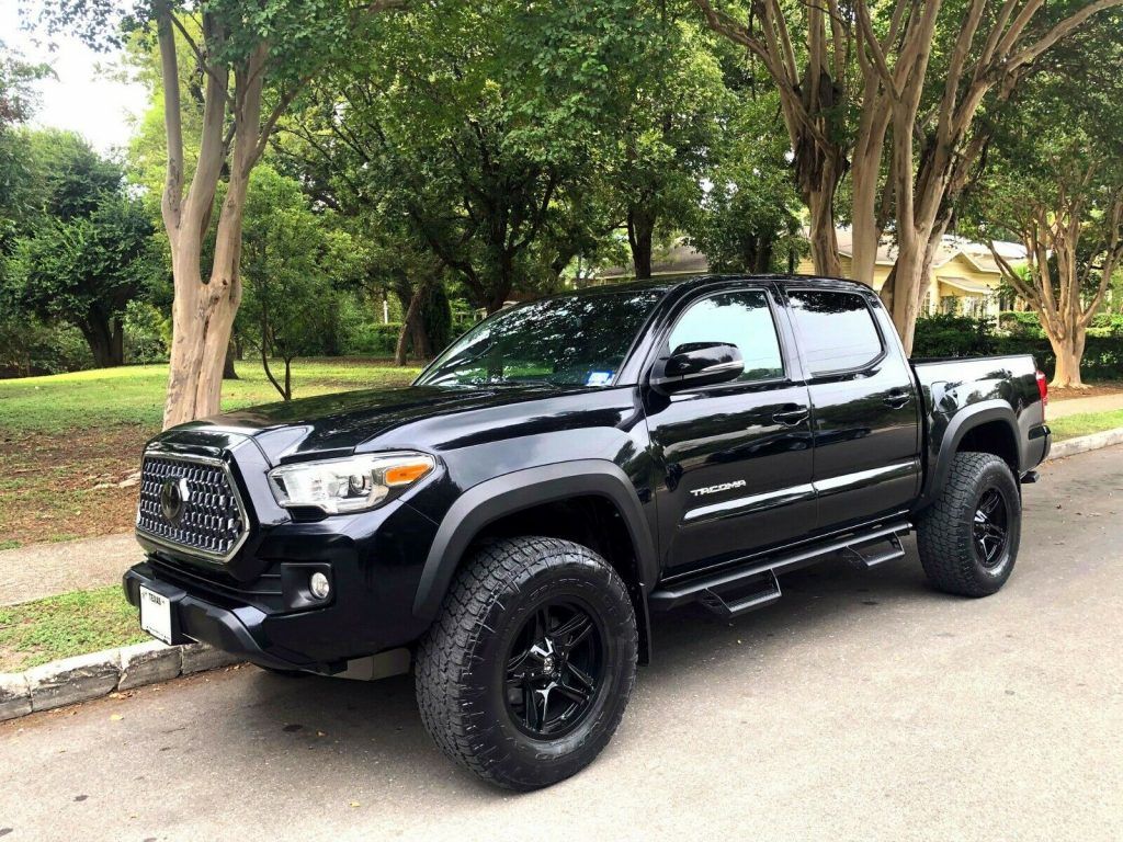 2018 Toyota Tacoma Double CAB pickup [recently serviced]