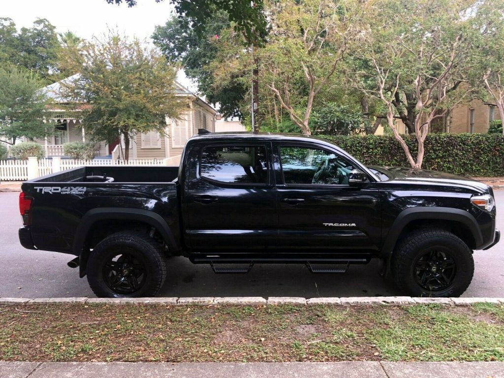 2018 Toyota Tacoma Double CAB pickup [recently serviced]