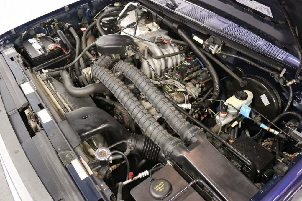 1995 Ford F-150 XLT pickup [loaded with goodies]