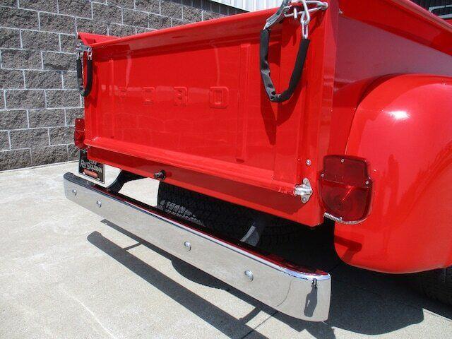 1953 Ford F-100 Hot Rod