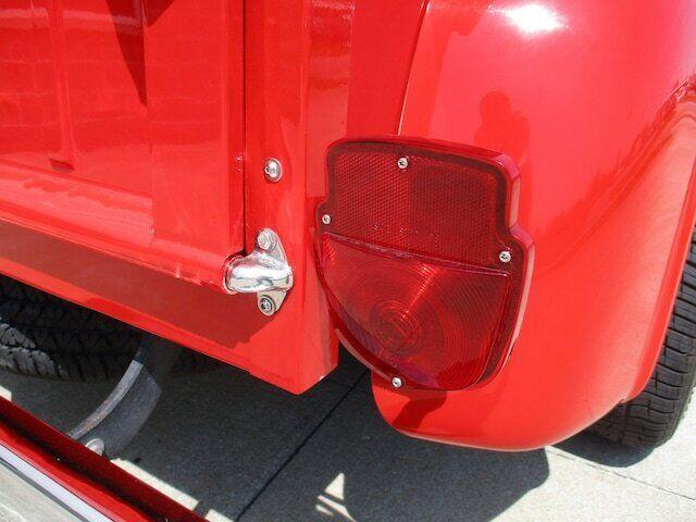 1953 Ford F-100 Hot Rod