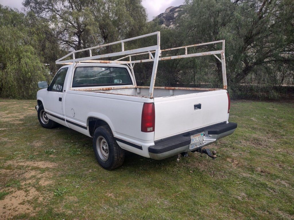 1988 GMC 1500 standard cab long bed pickup