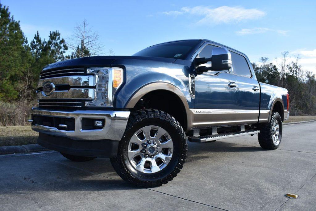 2017 Ford F-250 Lariat pickup [pristine shape]