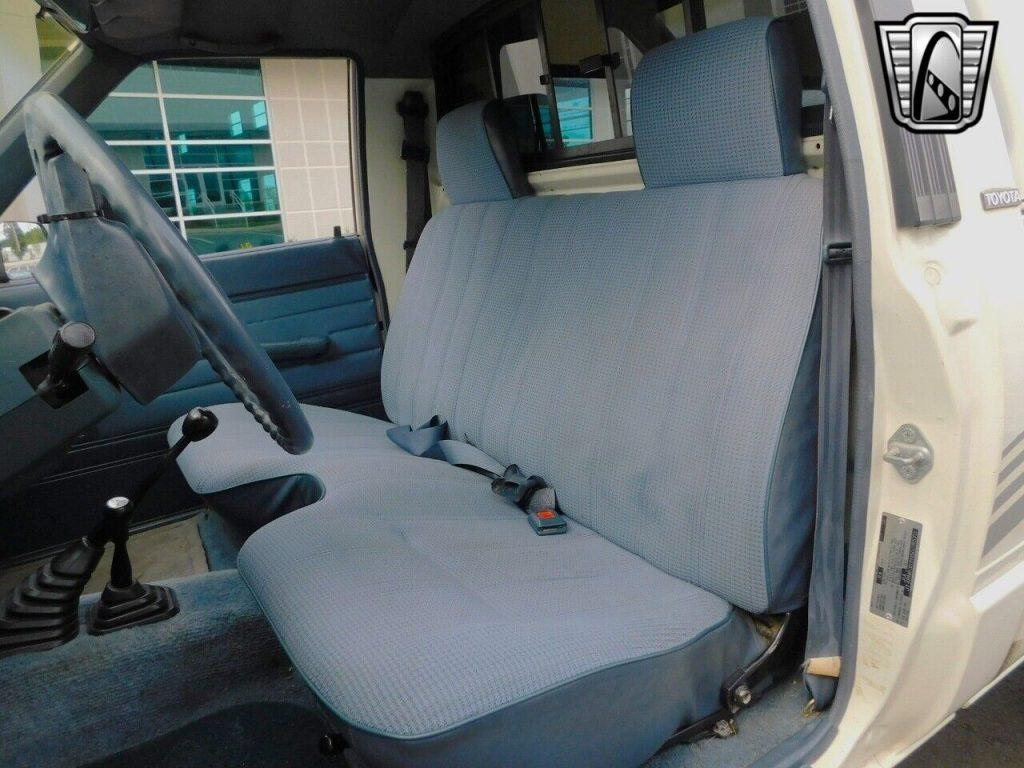 White 1987 Toyota Pickup 22R I4 5 Speed Manual