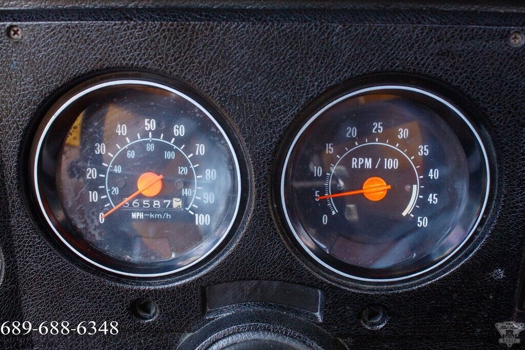 1977 Chevrolet C-10 Shortbed / 5.0L 305 V8 4-Spd