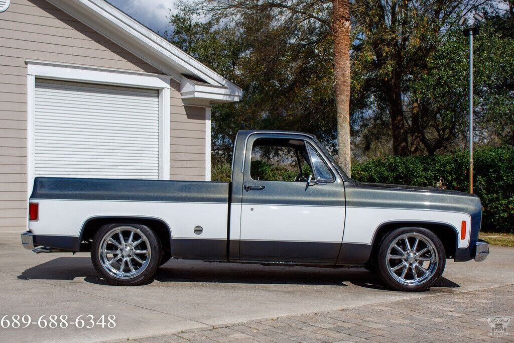 1977 Chevrolet C-10 Shortbed / 5.0L 305 V8 4-Spd
